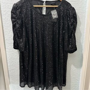 NWT Torrid Black Sequin Ruched Sleeve Top‎